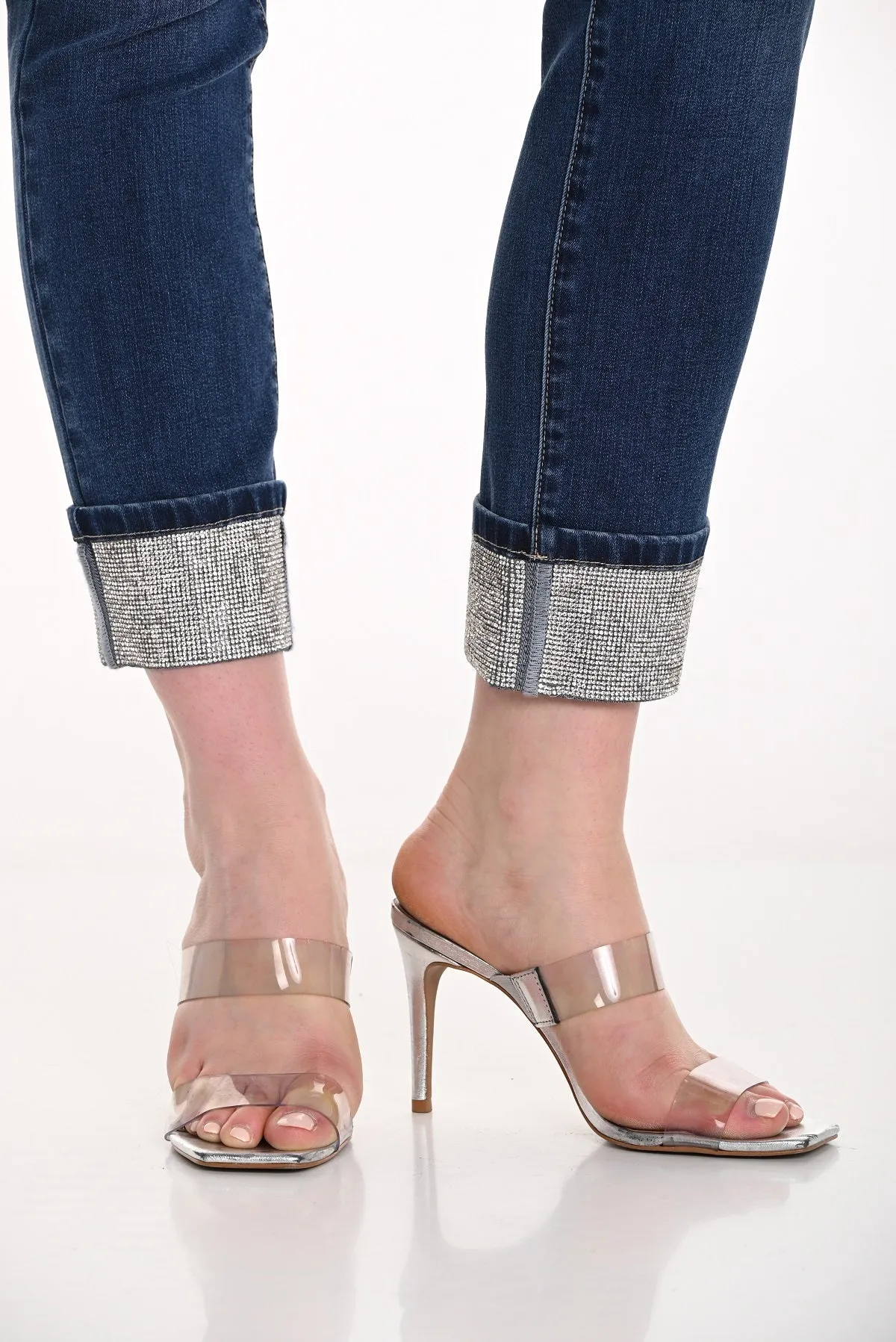 256761U (Jeans)