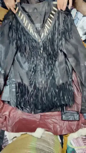 Ladies leather jackets and coats - 20 pieces