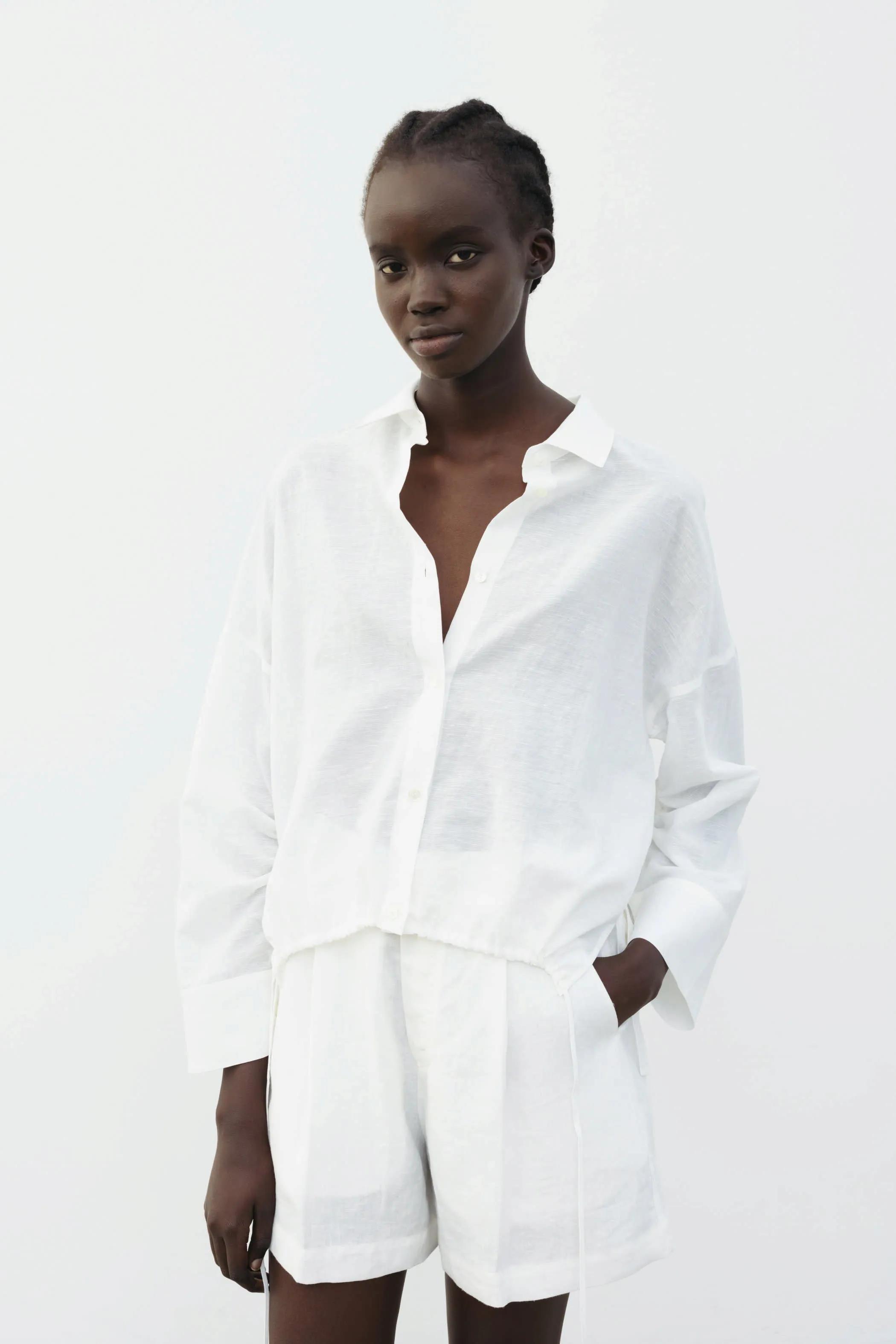 The Loom Linen Shorts White