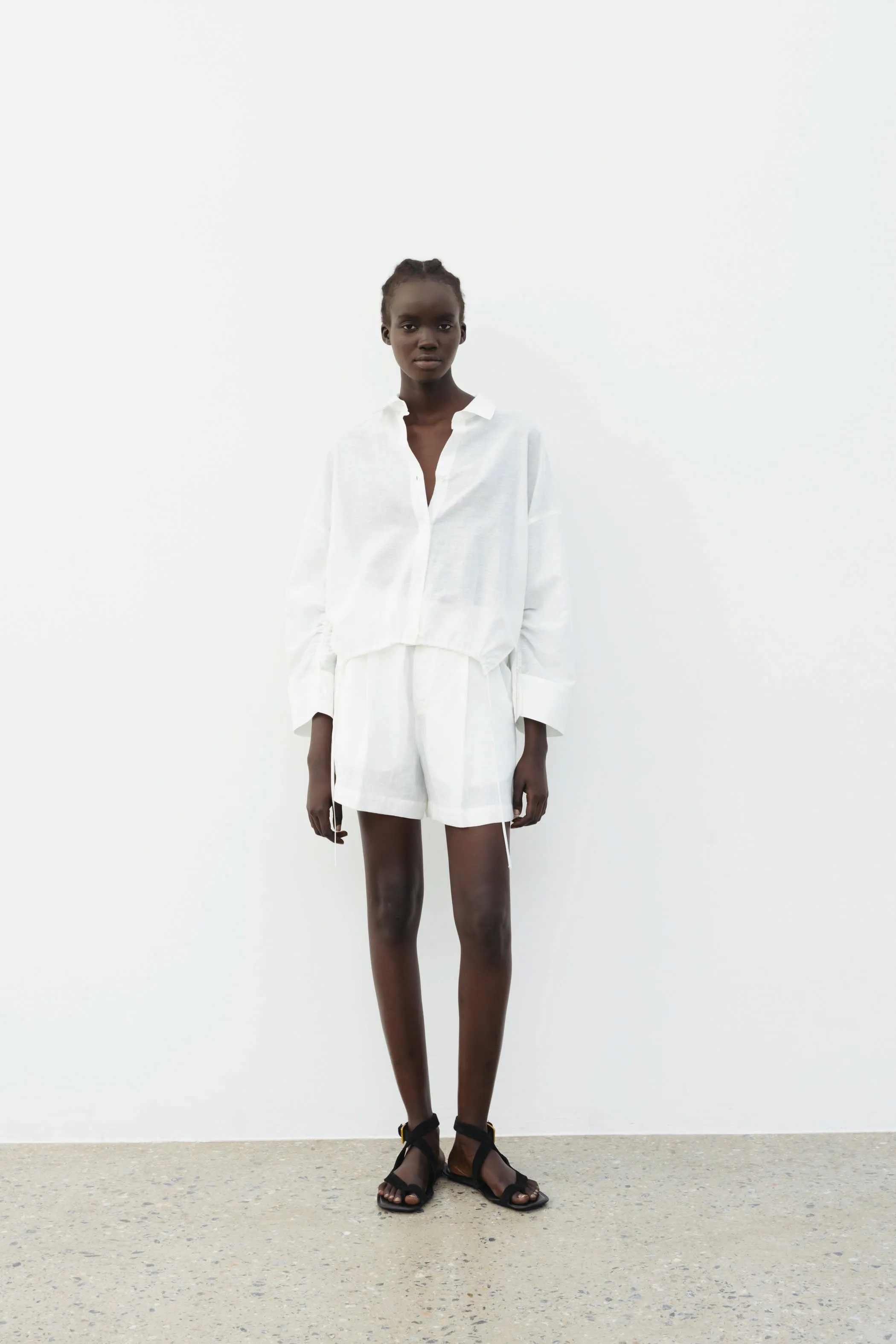 The Loom Linen Shorts White