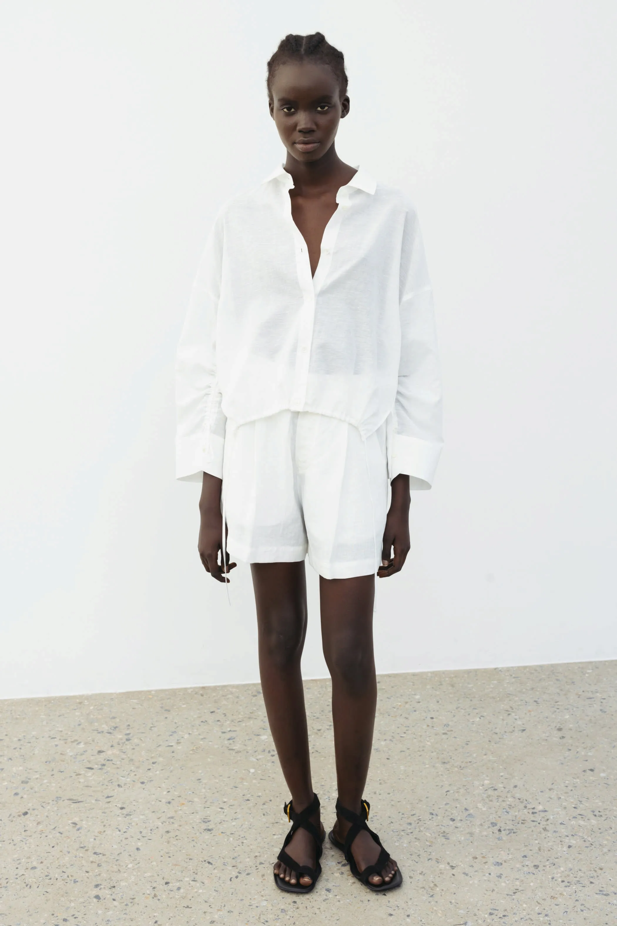 The Loom Linen Shorts White