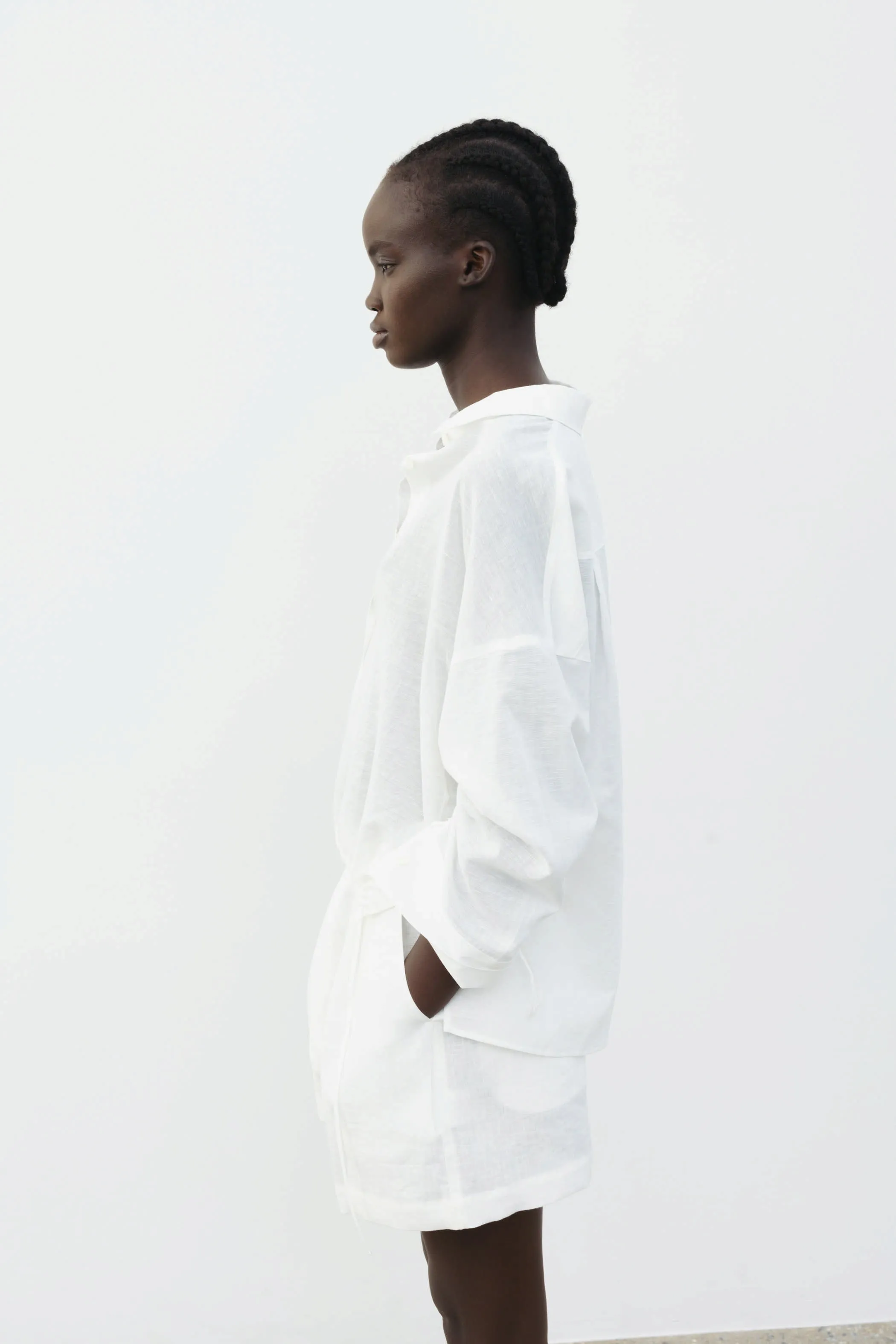 The Loom Linen Shorts White