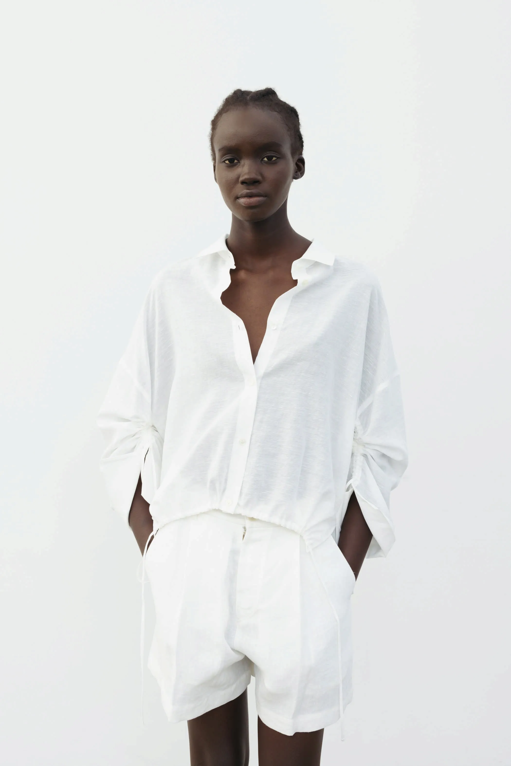 The Loom Linen Shorts White